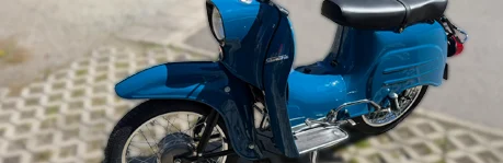 Mopeds Motorräder Bikes